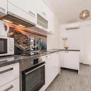 Maza Apartment