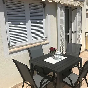 https://apartments-trogir.hotels-in-trogir.com